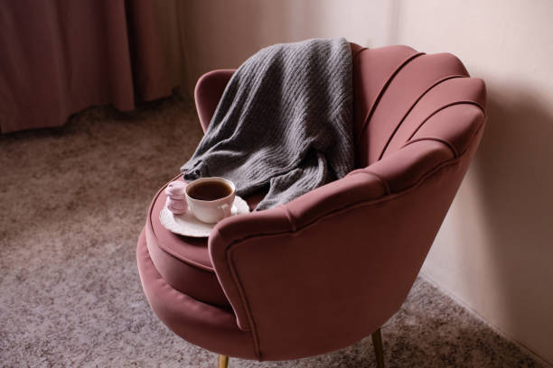 تصویر 1 از مبل راحتی صدفی با رنگ آرام و ترکیب دلنشین برای پذیرایی